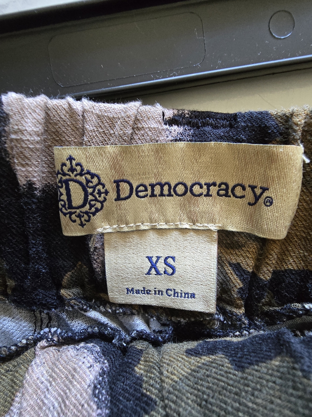 Democracy Crop Wide Leg Pants Size XS Camo Cargo Cotton Brown Grunge Gardencore - Picture 5 of 5